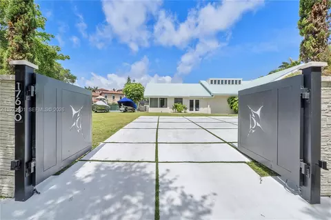17640 Old Cutler Rd, Palmetto Bay, FL 33157