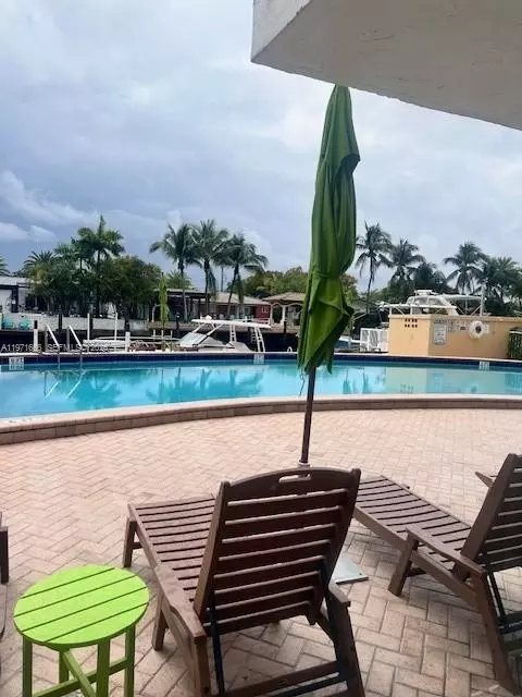 2000 NE 135th St #601, North Miami, FL 33181