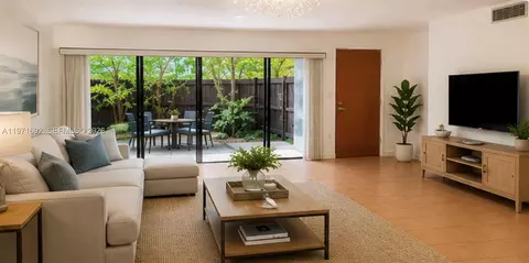 9001 SW 94 #113, Miami, FL 33176