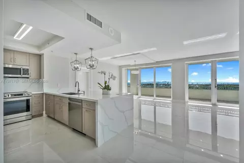 3400 SW 27th Ave #602, Miami, FL 33133