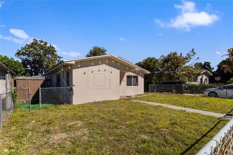 45 NE 186th Ter, Miami, FL 33179