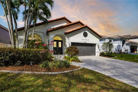 2772 Sucre Ave, Hollywood, FL 33026