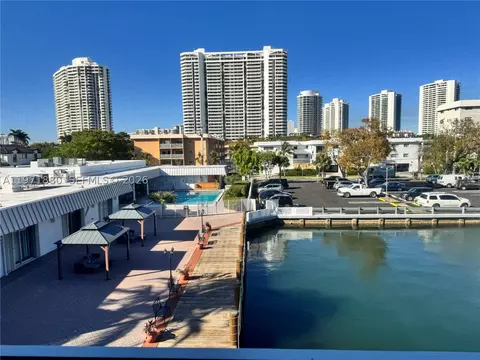 3551 NE Ne 169 St #.A.303, North Miami Beach, FL 33160