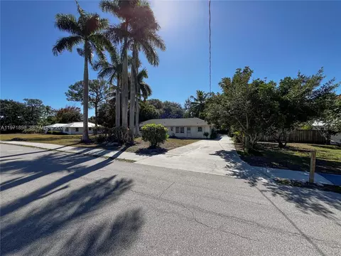 Other - 325 SW Manor Dr, Stuart, FL 34994 photo 4 of 5