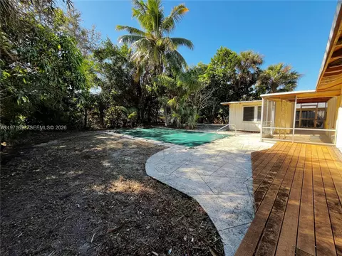 Exterior - 325 SW Manor Dr, Stuart, FL 34994 photo 6 of 10