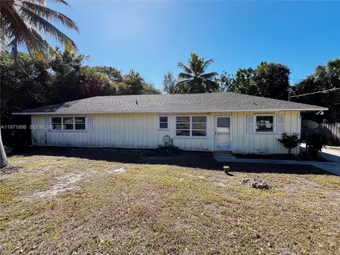 325 SW Manor Dr, Stuart, FL 34994