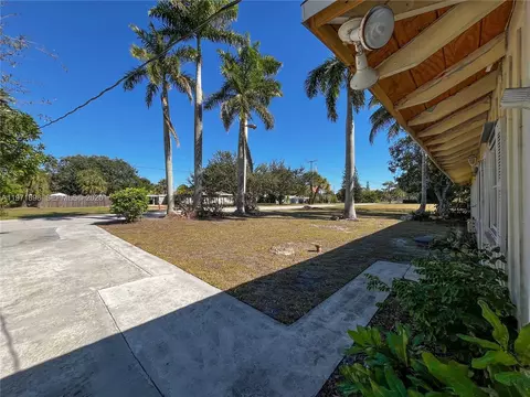 Exterior - 325 SW Manor Dr, Stuart, FL 34994 photo 10 of 10