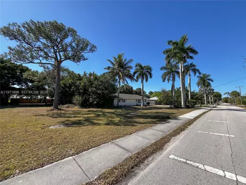Other - 325 SW Manor Dr, Stuart, FL 34994 photo 3 of 5