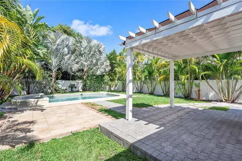 Exterior - 8934 Harding Ave, Surfside, FL 33154 photo 3 of 7