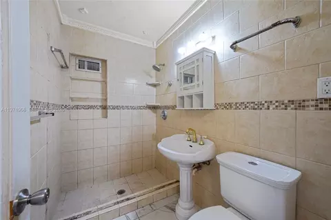 Bath - 840 E 17th St, Hialeah, FL 33010 photo 1 of 5