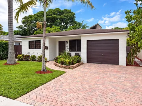 208 SW 2nd Ave, Hallandale Beach, FL 33009