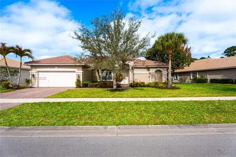 6918 SE Sleepy Hollow Ln, Stuart, FL 34997