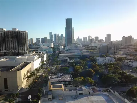 275 NE 18th St #1806, Miami, FL 33132