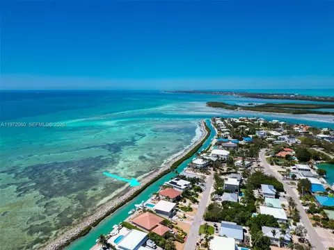 250 W Seaview Cir, Marathon, FL 33050