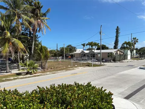 319 Tuskegee St, Marathon, FL 33050