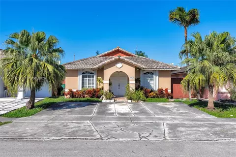 9719 NW 127th St, Hialeah Gardens, FL 33018