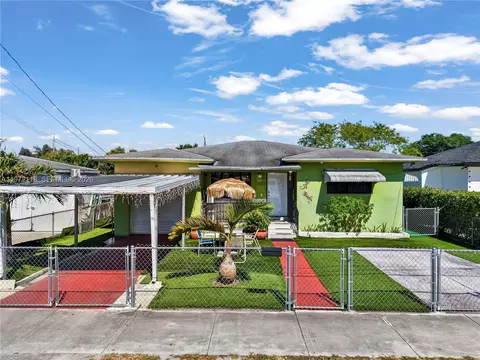 3049 NW 51st St, Miami, FL 33142