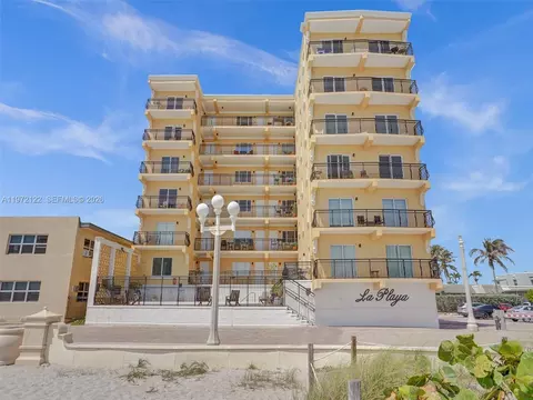 1815 N Surf Rd #202, Hollywood, FL 33019