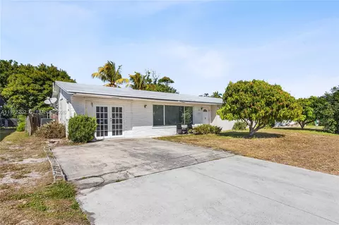 227 SW 13th Ave, Boynton Beach, FL 33435