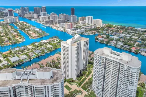 21200 Point Pl #PH2804, Aventura, FL 33180