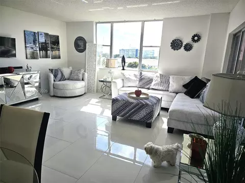 3850 Washington St #516, Hollywood, FL 33021