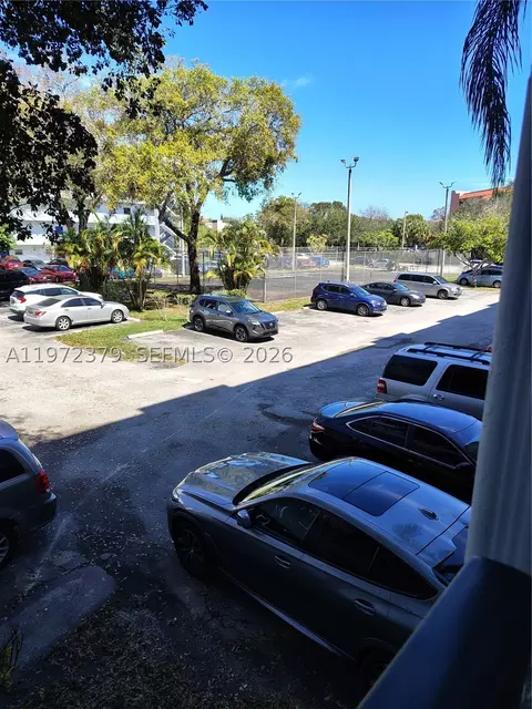7501 NW 16th St #3207, Plantation, FL 33313