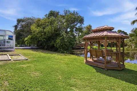 431 S Old Hiatus Rd, Plantation, FL 33325