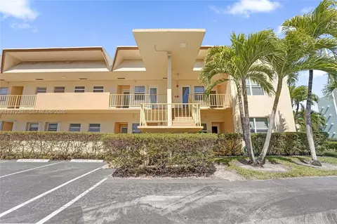 851 NE 14th Ave #401, Hallandale Beach, FL 33009