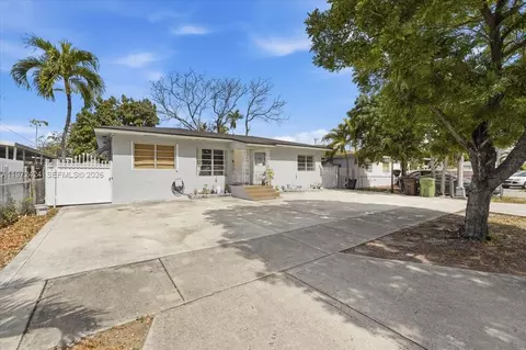 Exterior - 511 E 27th St, Hialeah, FL 33013 photo 2 of 7
