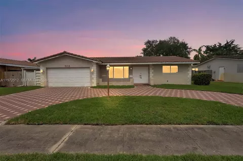 5113 Mckinley St, Hollywood, FL 33021