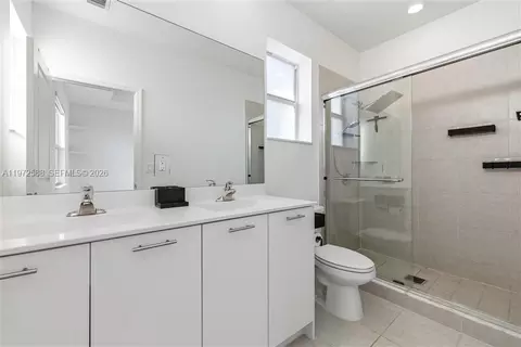 Bath - 12245 NW 24th Pl, Miami, FL 33167 photo 1 of 2