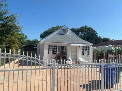 34 NW 69th St, Miami, FL 33150