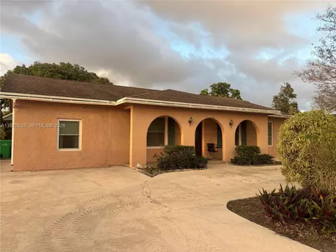 11055 NW 27th Pl, Sunrise, FL 33322