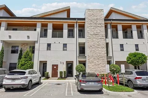 10455 NW 82nd St #4, Doral, FL 33178