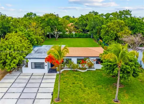2421 NE 187th St, Miami, FL 33180
