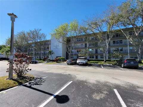 300 SW 134th Way #113E, Pembroke Pines, FL 33027