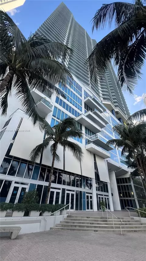 185 SW 7th St #2202, Miami, FL 33130