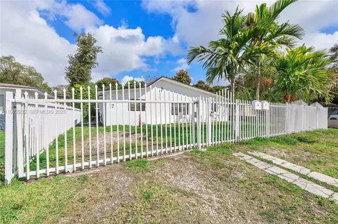 1563 NE 148th St, Miami, FL 33161