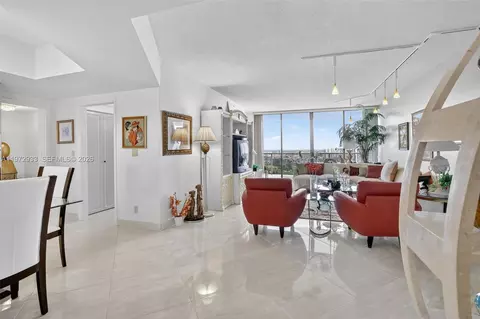 20281 E Country Club Dr #2403, Aventura, FL 33180