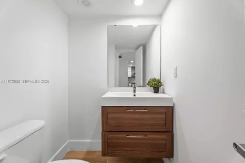 Bath - 1925 NE Brickell Ave #1703, Miami, FL 33129 photo 2 of 2