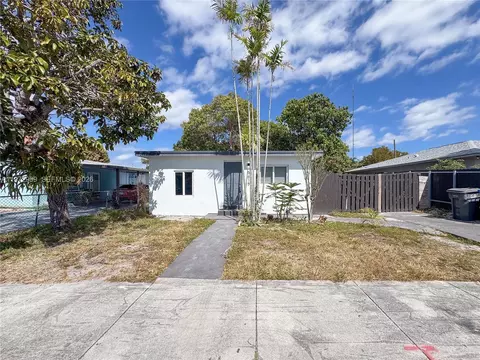 5615 SW 40th St, West Park, FL 33023
