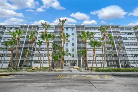 700 NW 214th St #321, Miami Gardens, FL 33169