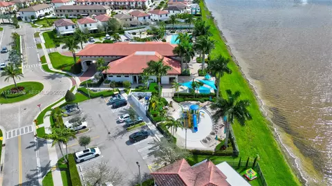 View/Area - 3494 W 106th Ter, Hialeah, FL 33018 photo 7 of 12