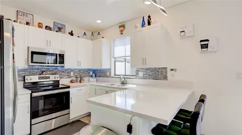Kitchen - 3494 W 106th Ter, Hialeah, FL 33018 photo 2 of 3