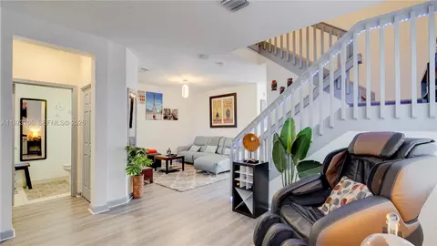 Entry Way - 3494 W 106th Ter, Hialeah, FL 33018 photo 3 of 6