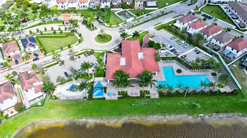 View/Area - 3494 W 106th Ter, Hialeah, FL 33018 photo 6 of 12
