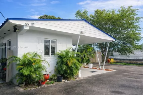 1281 NW 31st Ave, Miami, FL 33125