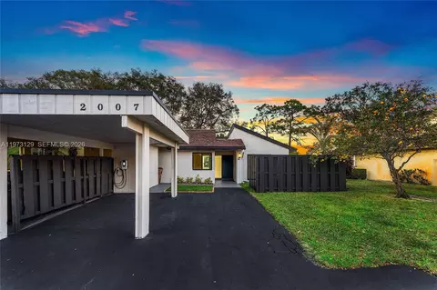 2007 Woodlands Way, Deerfield Beach, FL 33442