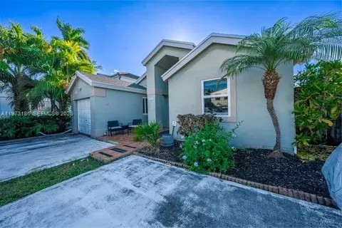 15568 SW 138th Pl, Miami, FL 33177