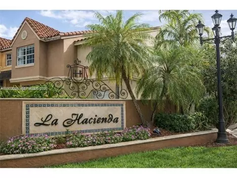 18324 NW 68th Ave #H, Hialeah, FL 33015